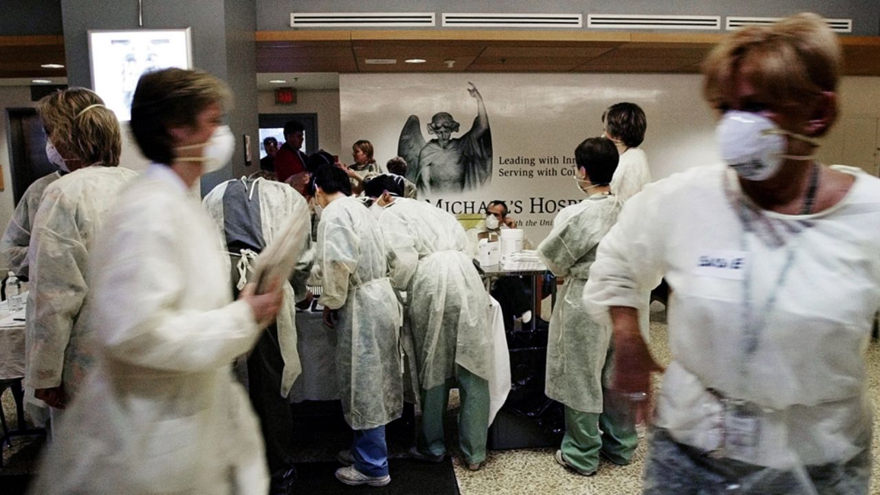 Coronavirus iguala al SARS en víctimas mortales; ya van 813 decesos