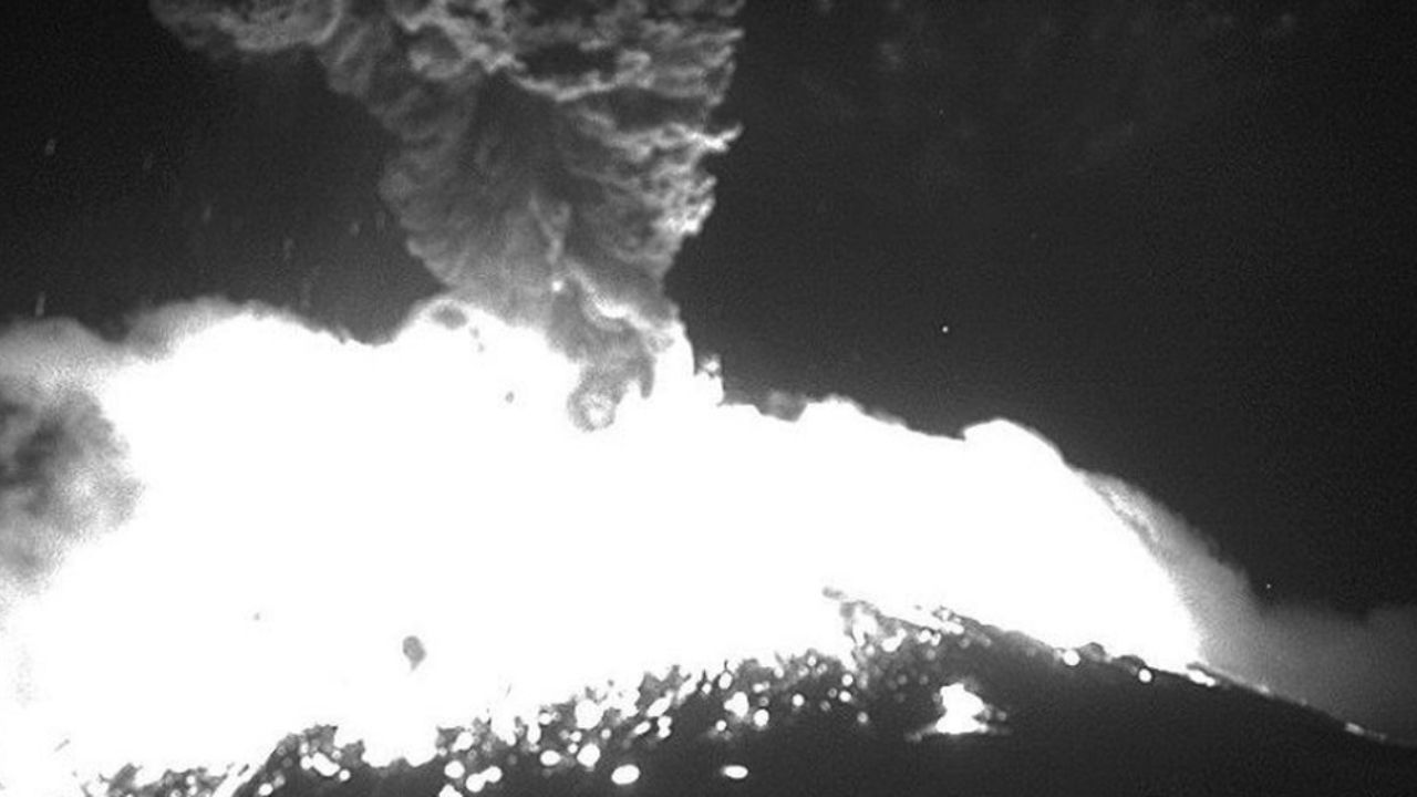 Popocatépetl registra una fuerte explosión de material incandescente