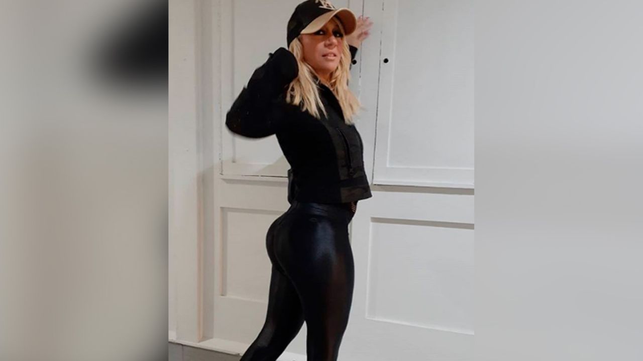 VIDEO: Noelia presume su trasero con sensual minifalda y anuncia su gira