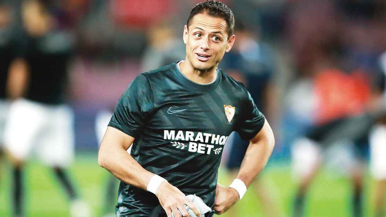 “Vamos LeBron James”: ‘Chicharito’ sorprende con habilidad para el basquet