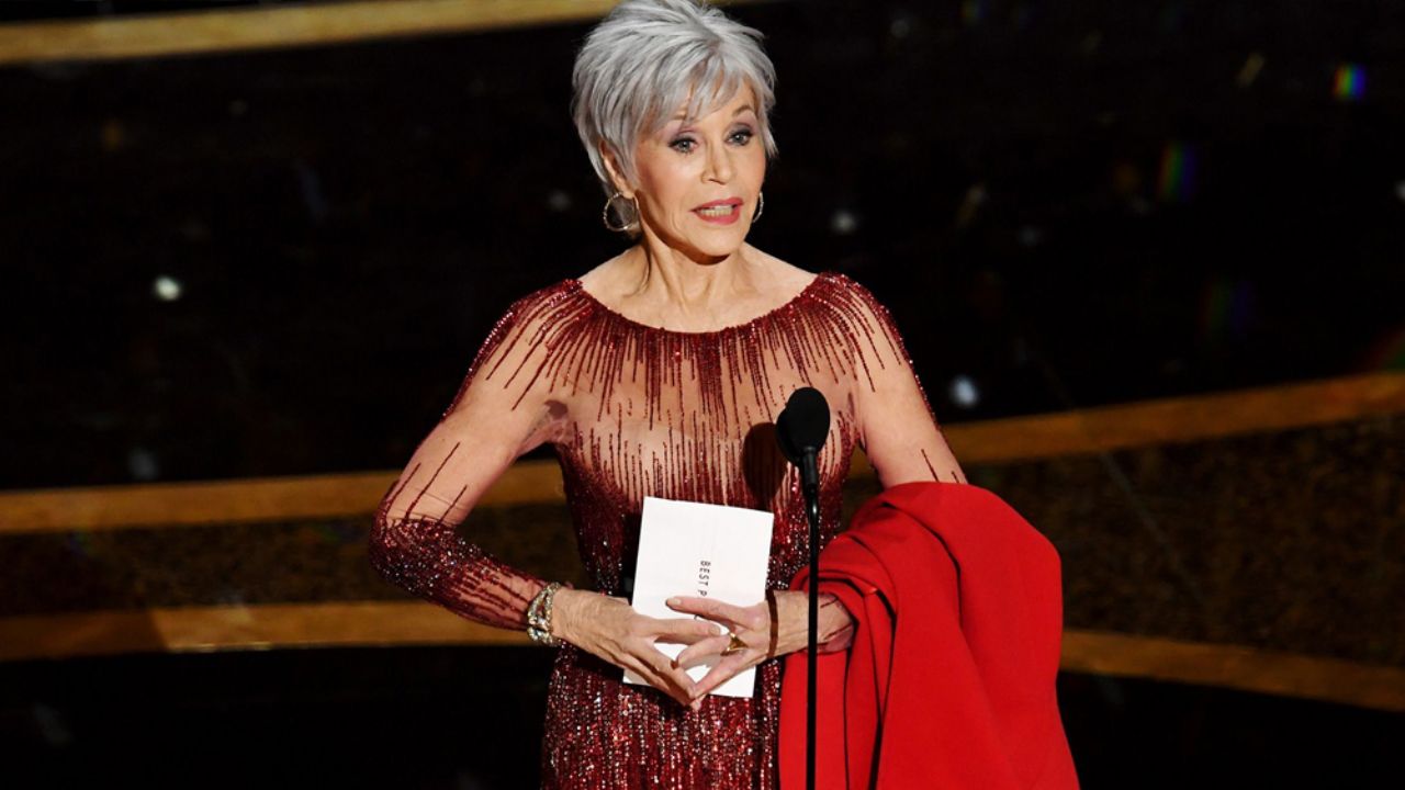 Jane Fonda reutiliza vestido viejo en la entrega de los premios Oscar