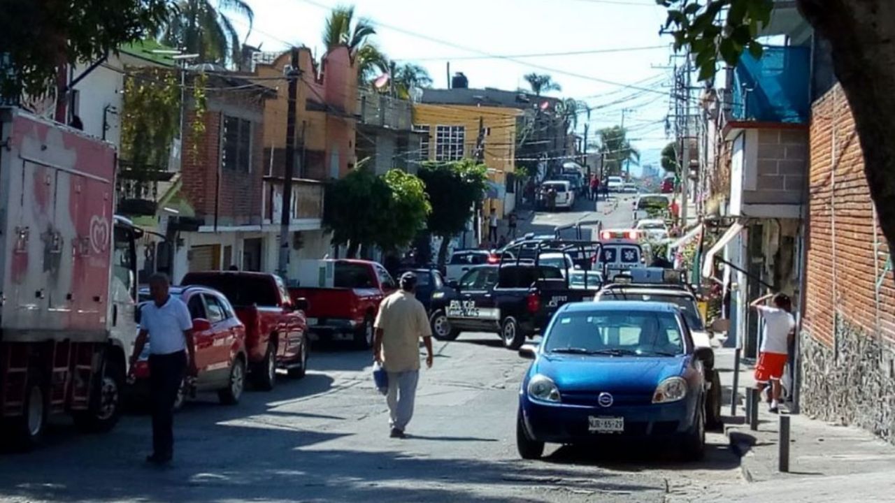 Balean humilde papelería y matan a joven por no pagar derecho de piso