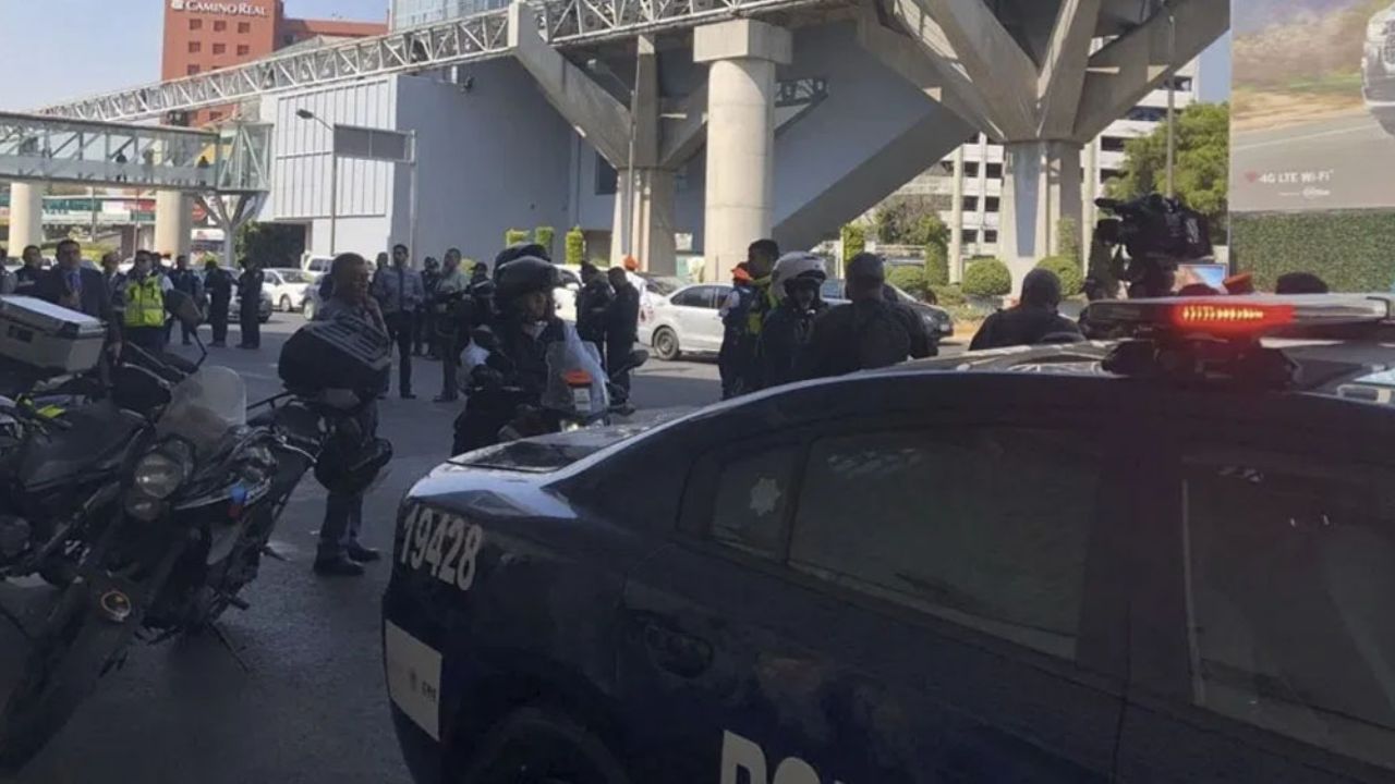 VIDEO: Golpean a mujeres taxistas por denunciar acoso en Terminal 1 del AICM