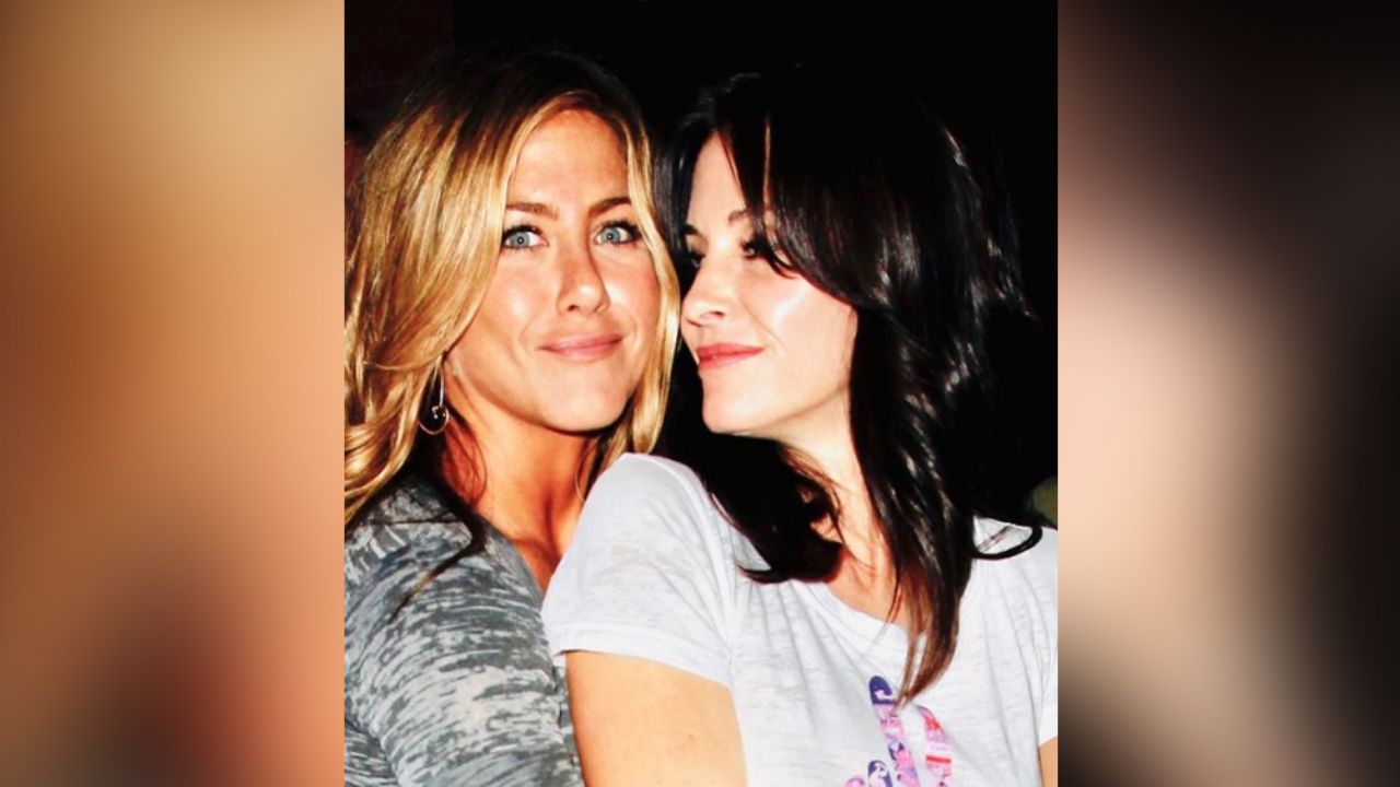 ¡Como dos gotas de agua! Jennifer Aniston y Courteney Cox confunden a fans