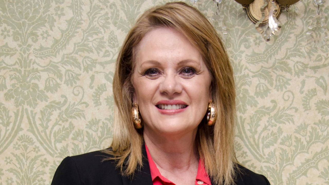 Tras su éxito con ‘Amores Verdaderos’, Érika Buenfil triunfa en YouTube