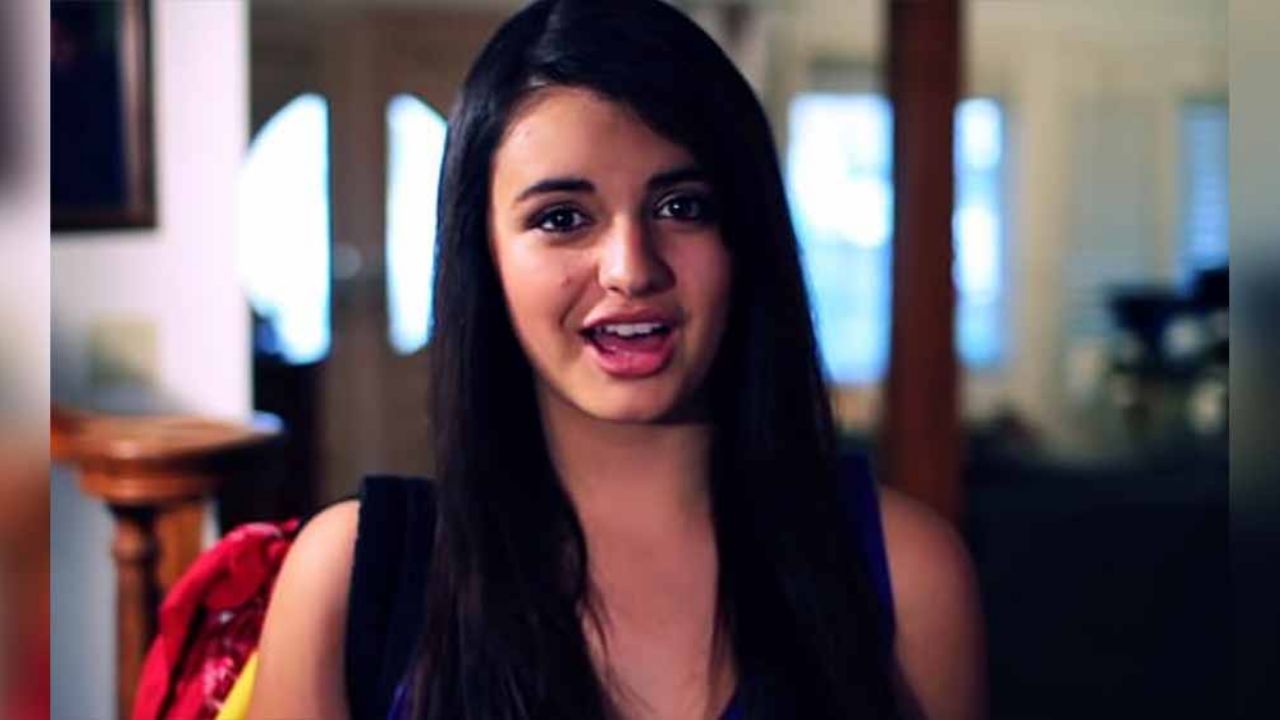 ¿La recuerdas? Así luce la cantante de ‘Friday’ a 9 años del viral tema