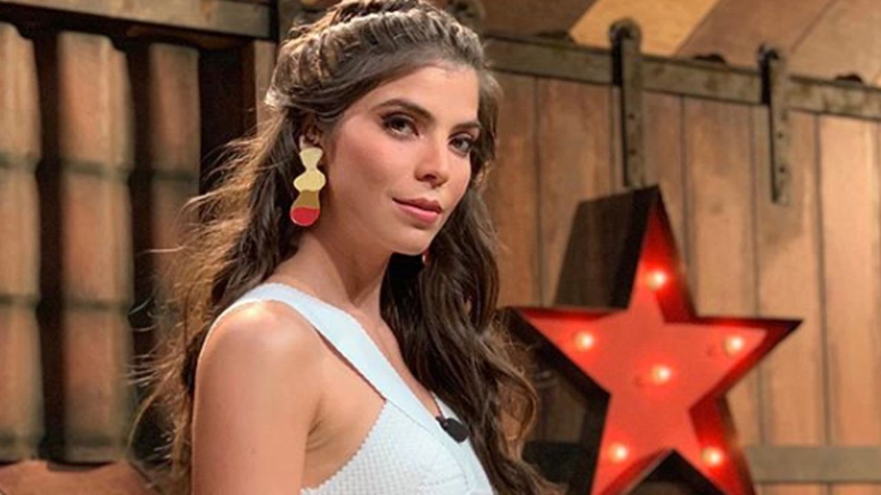 Esmeralda Ugalde, hermana de Ana Bárbara, muestra sus curvas en bikini