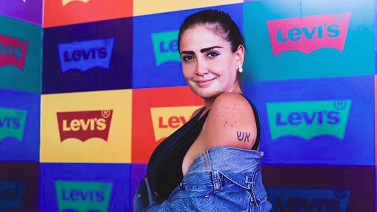 VIDEO: Celia Lora regala taco de ojo a sus fans con tremendo escote