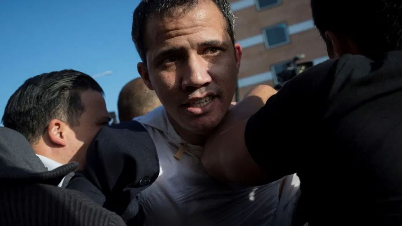 Desaparece tío de Juan Guaidó que lo acompañaba al aterrizar en Caracas