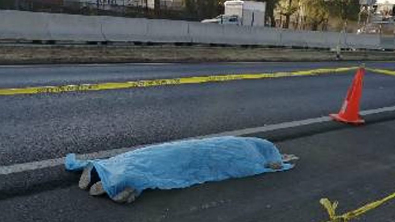 Mujeres saltan de camión para evitar atraco en la México-Pachuca; una murió