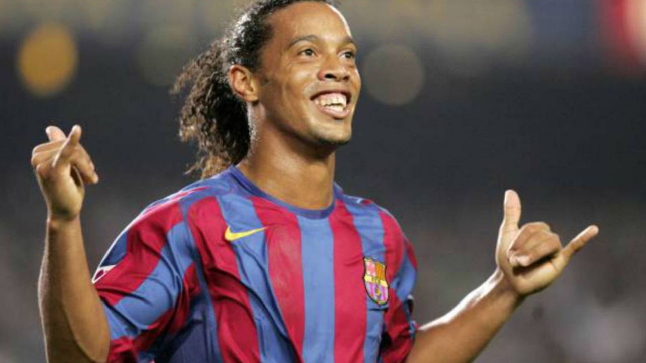 Ronaldinho vuelve al Camp Nou al borde de las lágrimas: “Es mi jardín”