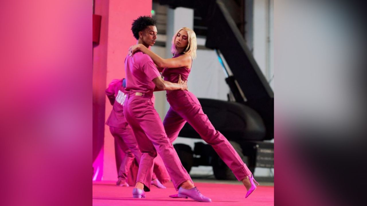 Diversión y alcohol: Dua Lipa comparte su “noche favorita” de fiesta con amigas