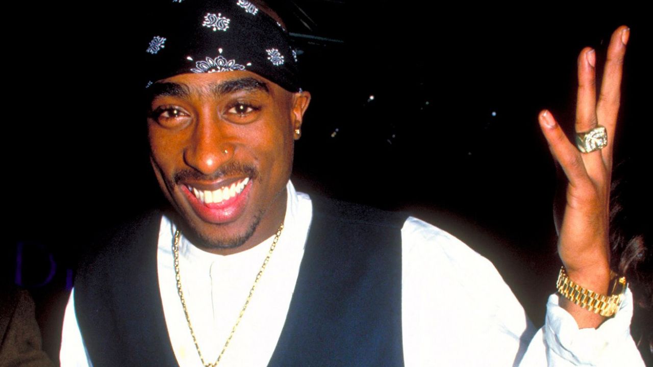 ¿Tupac vive? Un nuevo documental revela que fingió su muerte