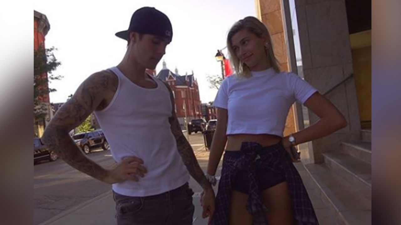 A días de San Valentín, Hailey Bieber comparte inéditas fotos de su boda