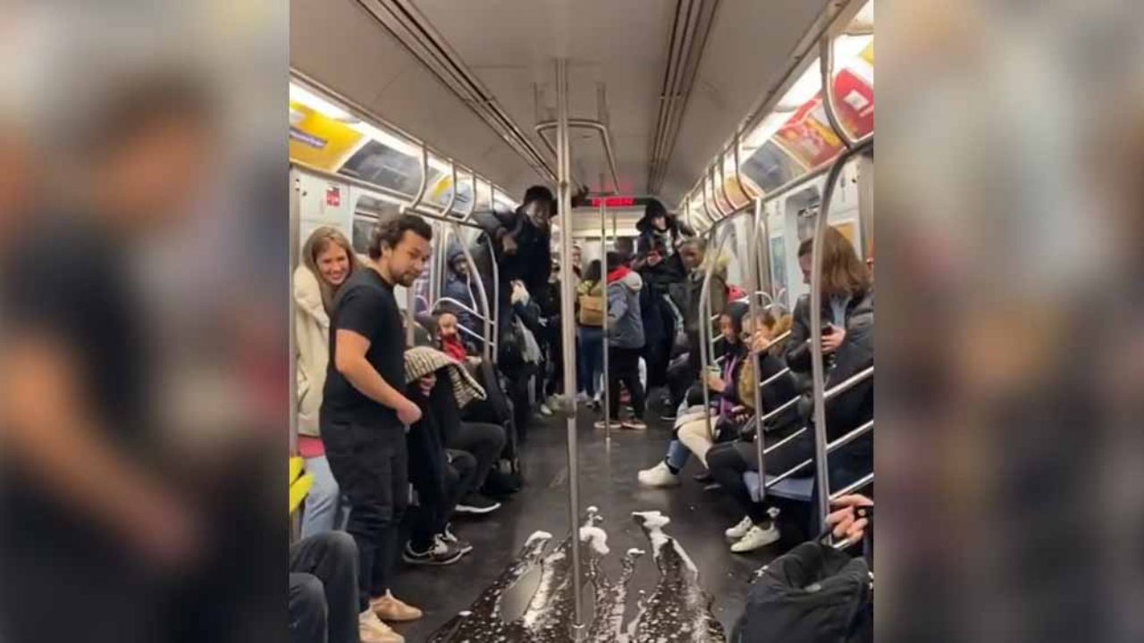 VIDEO: Jóvenes causan pánico en Metro de NY con ‘derrame de coronavirus’