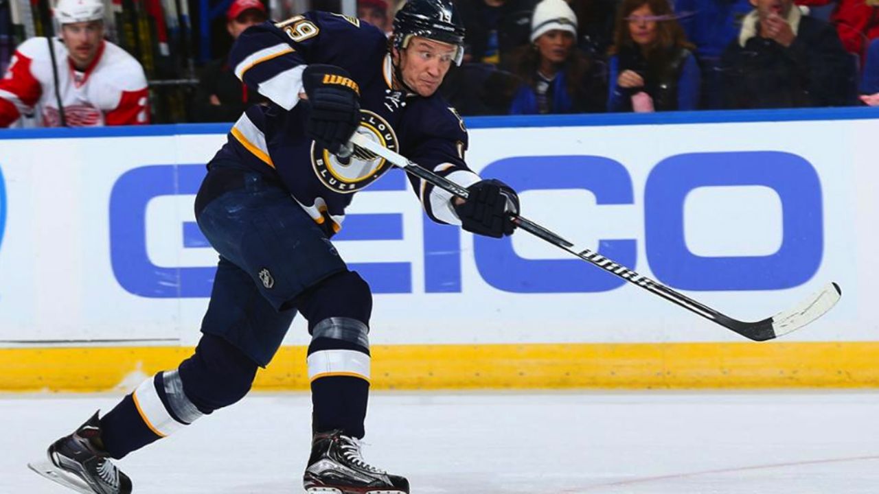 Jay Bouwmeester, jugador de hockey, sufre infarto en medio de un partido