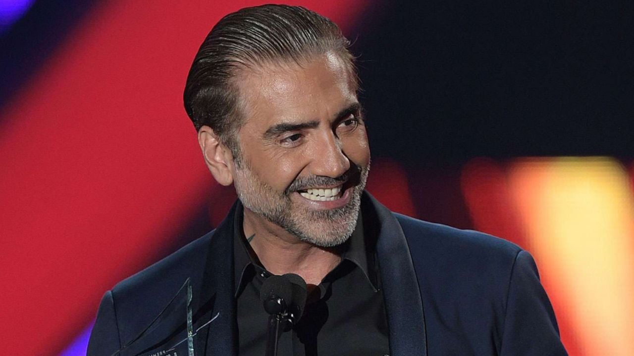 Alejandro Fernández, criticado por “exceso” de cirugías tras anunciar gira