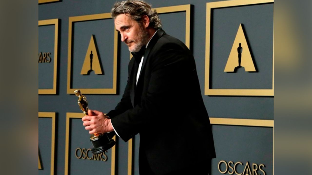 Industria láctea explota contra Joaquin Phoenix por su discurso en los Oscar