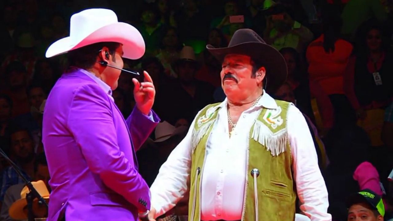 VIDEO: Una vez más, captan a Lalo Mora en apasionado beso con una fan