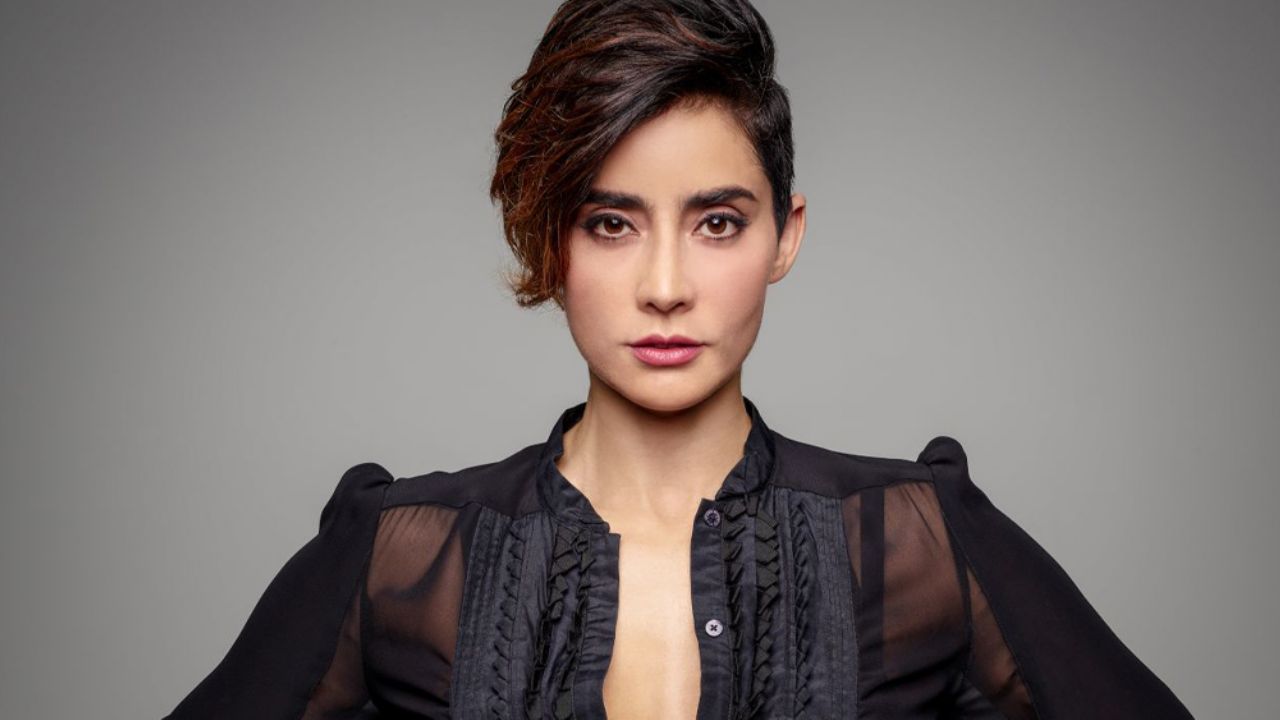 Paola Núñez y el ‘oso’ que vivió al conocer a Will Smith… ¡estaba topless!