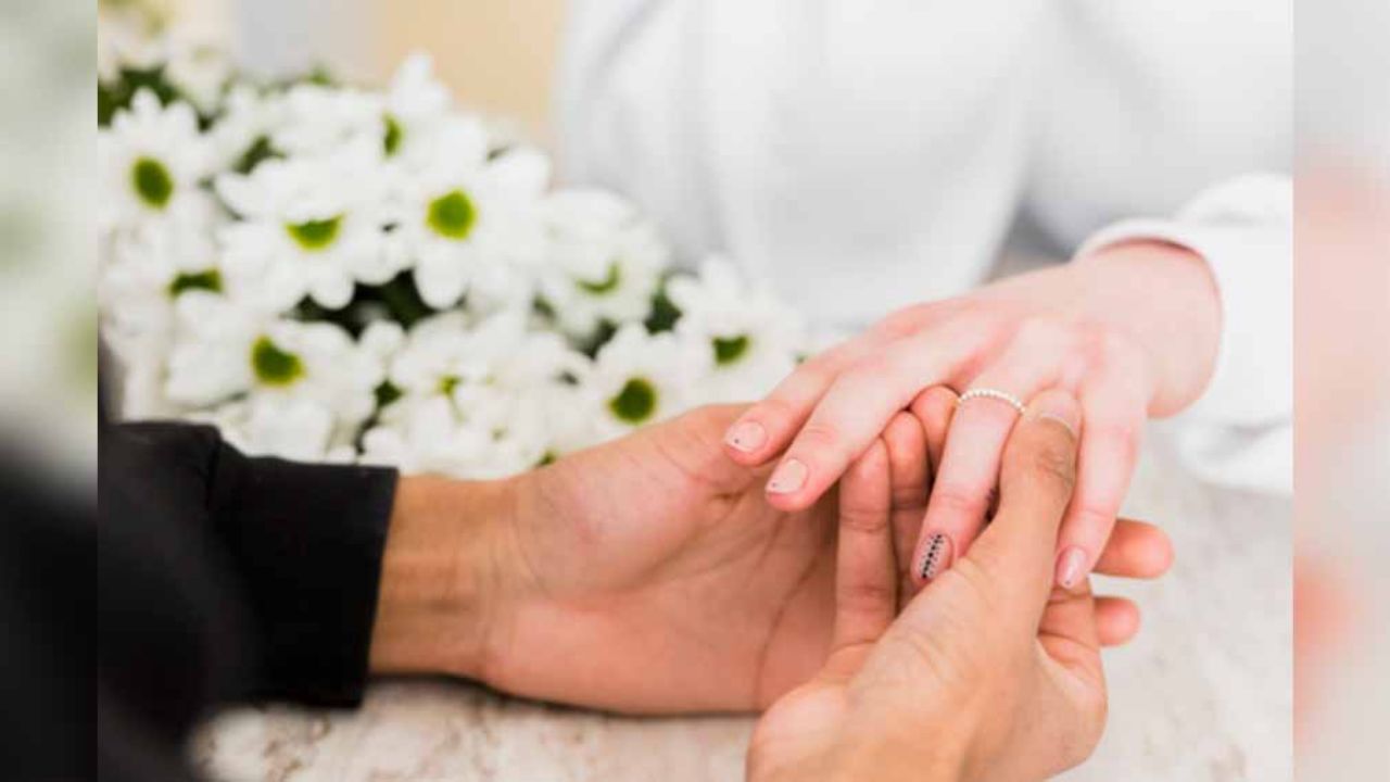 VIRAL: Google Maps capta la propuesta de matrimonio más cursi que verás hoy