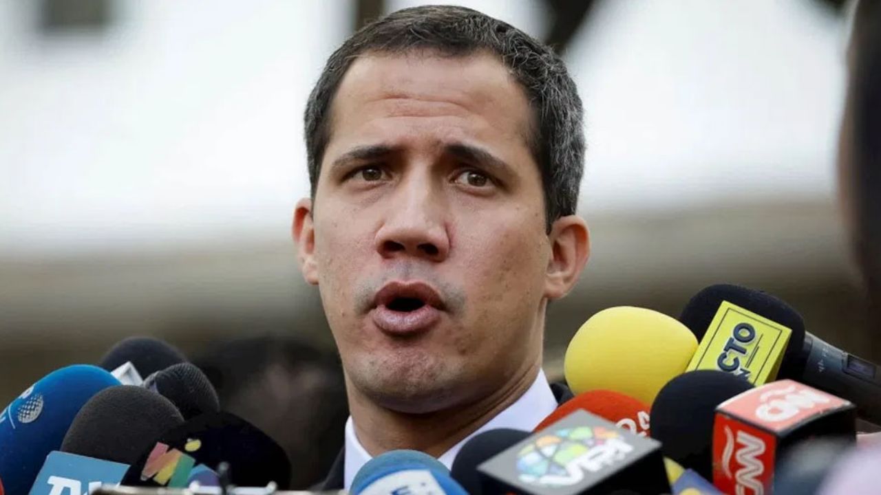 Cabello afirma que tío de Guaidó fue detenido por traer explosivos en avión