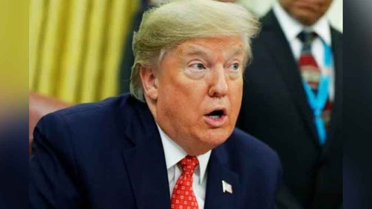 Trump arremete en contra de Bloomberg por su corta estatura