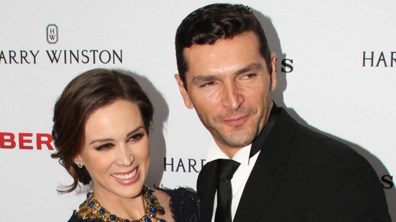 Por San Valentín, Jacky Bracamontes seduce con entallado vestido de encaje