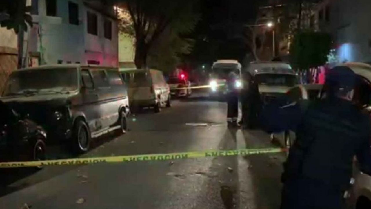 Con un tiro en la frente y 2 en el cuerpo, ejecutan a hombre en calle de CDMX