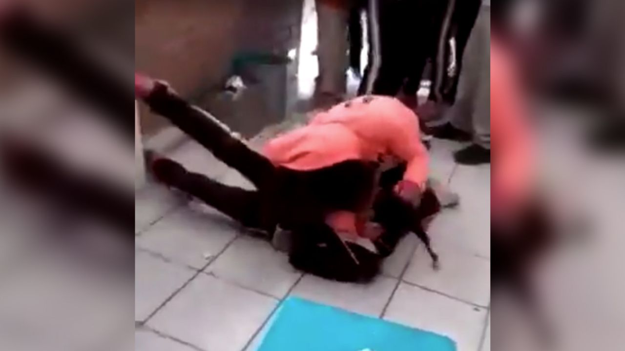VIDEO: Filtran pelea contra alumna de secundaria víctima de bullying