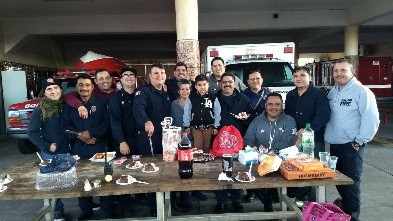 El niño Jesús Tadeo, cumple su sueño de llegar a ser bombero