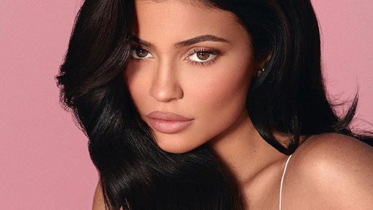 ¿Volverá a iniciar? Kylie Jenner muestra su nuevo ‘look’ de cabello corto
