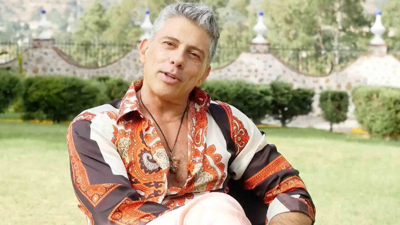 Exconductor de TV Azteca reaparece con su novia… ¡22 años menor que él!