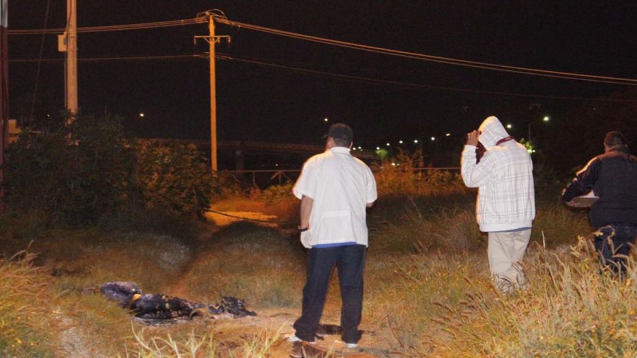 Matan y queman con durmientes a hombre junto a vías del tren en Culiacán