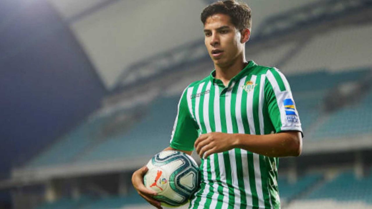 Diego Lainez, operado de urgencia; descartado contra el Leganés de Aguirre