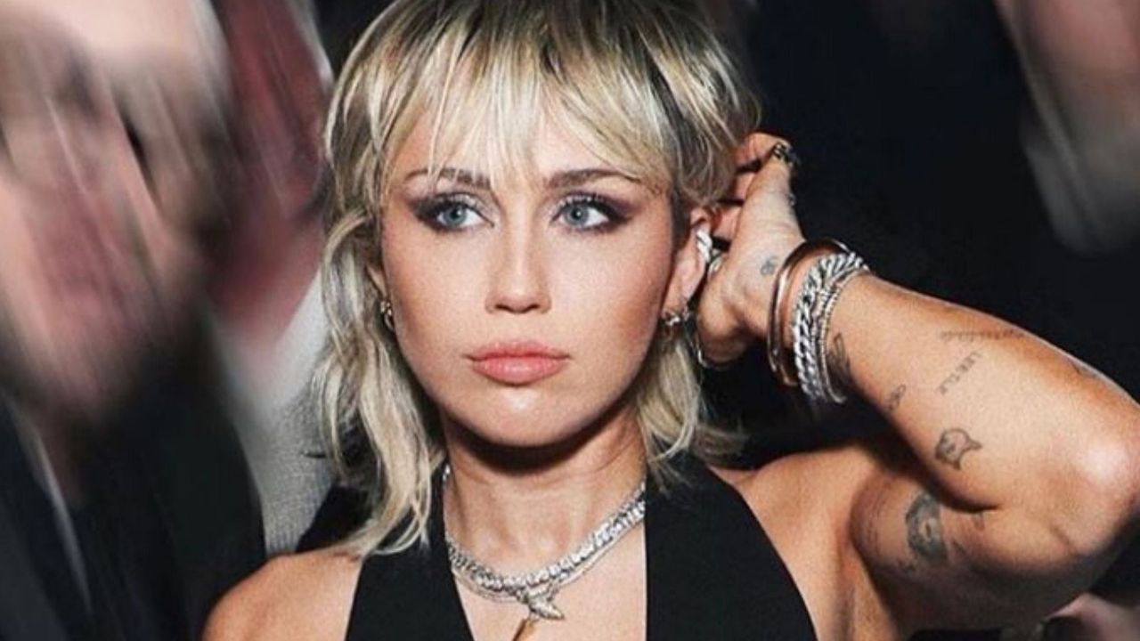 Miley Cyrus luce ‘revelador look’ al pasear por las calles de Nueva York