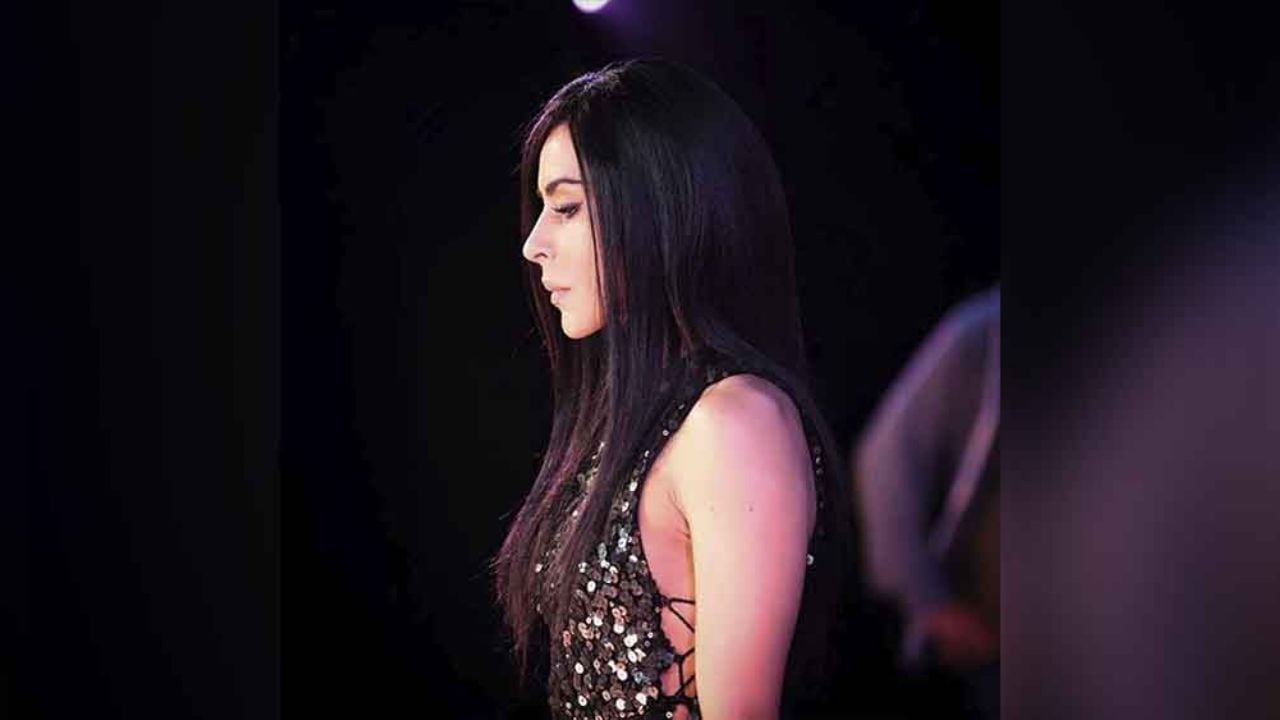 María León deleita a sus seguidores al lucir su marcado abdomen