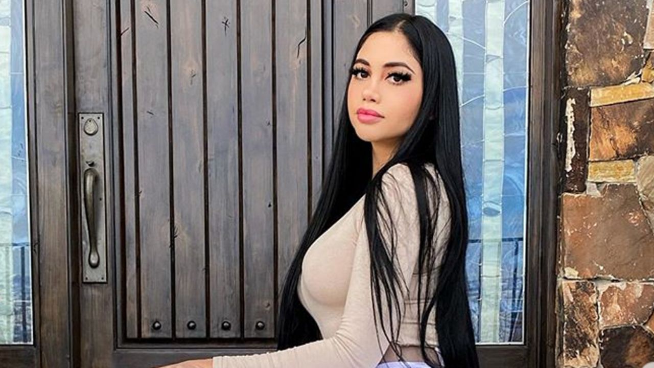 Jailyne Ojeda celebra el mes del amor con sensuales fotos en ropa interior