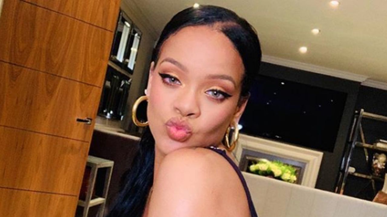 Rihanna se destapa en Instagram con candente conjunto de lencería