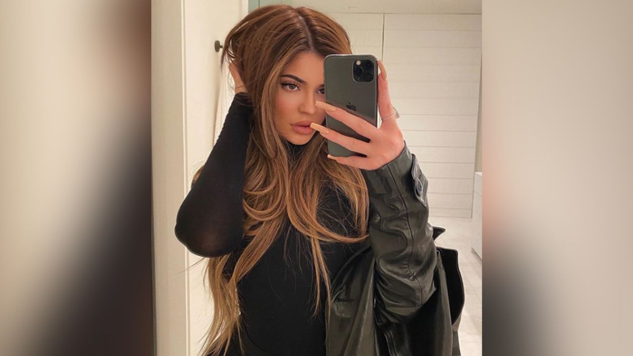 ¿Se las dio Travis Scott? Kylie Jenner presume habitación llena de girasoles
