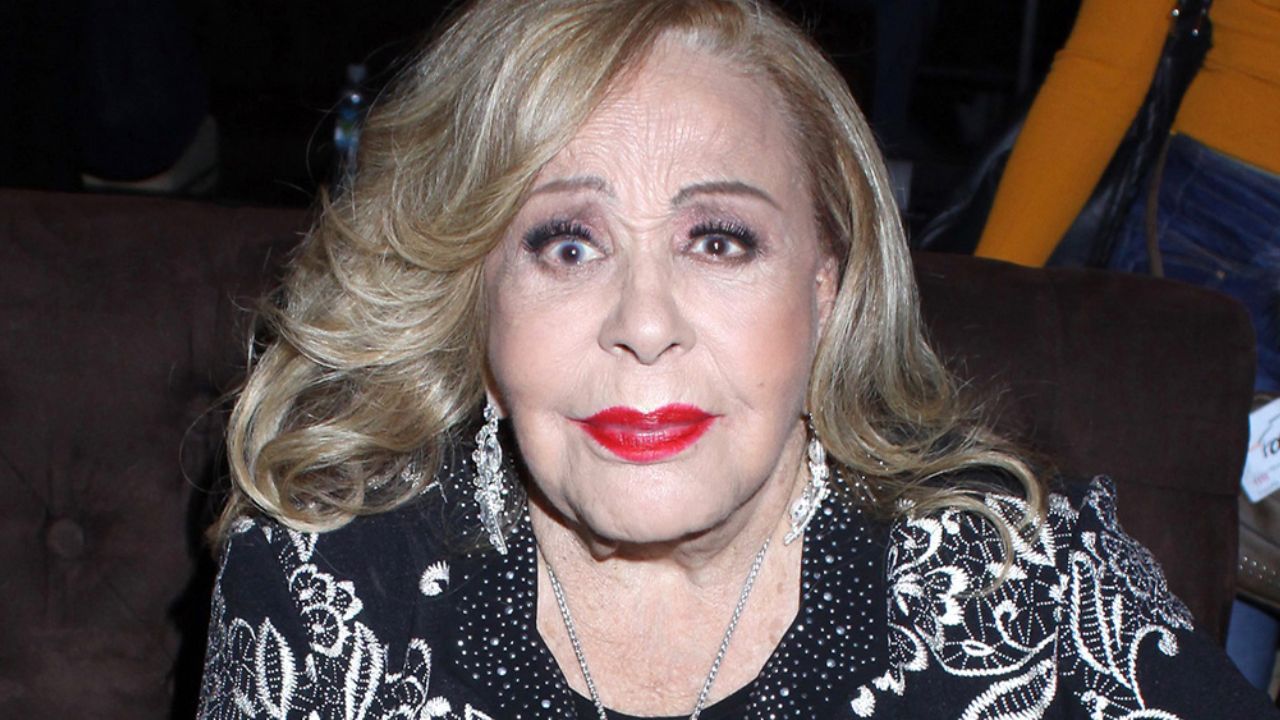 ¿Al borde de la muerte? Hija de Silvia Pinal revela que la actriz está internada