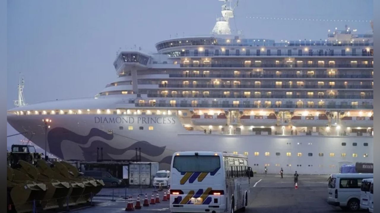 Suman 355 personas contagiadas de coronavirus en crucero de Japón