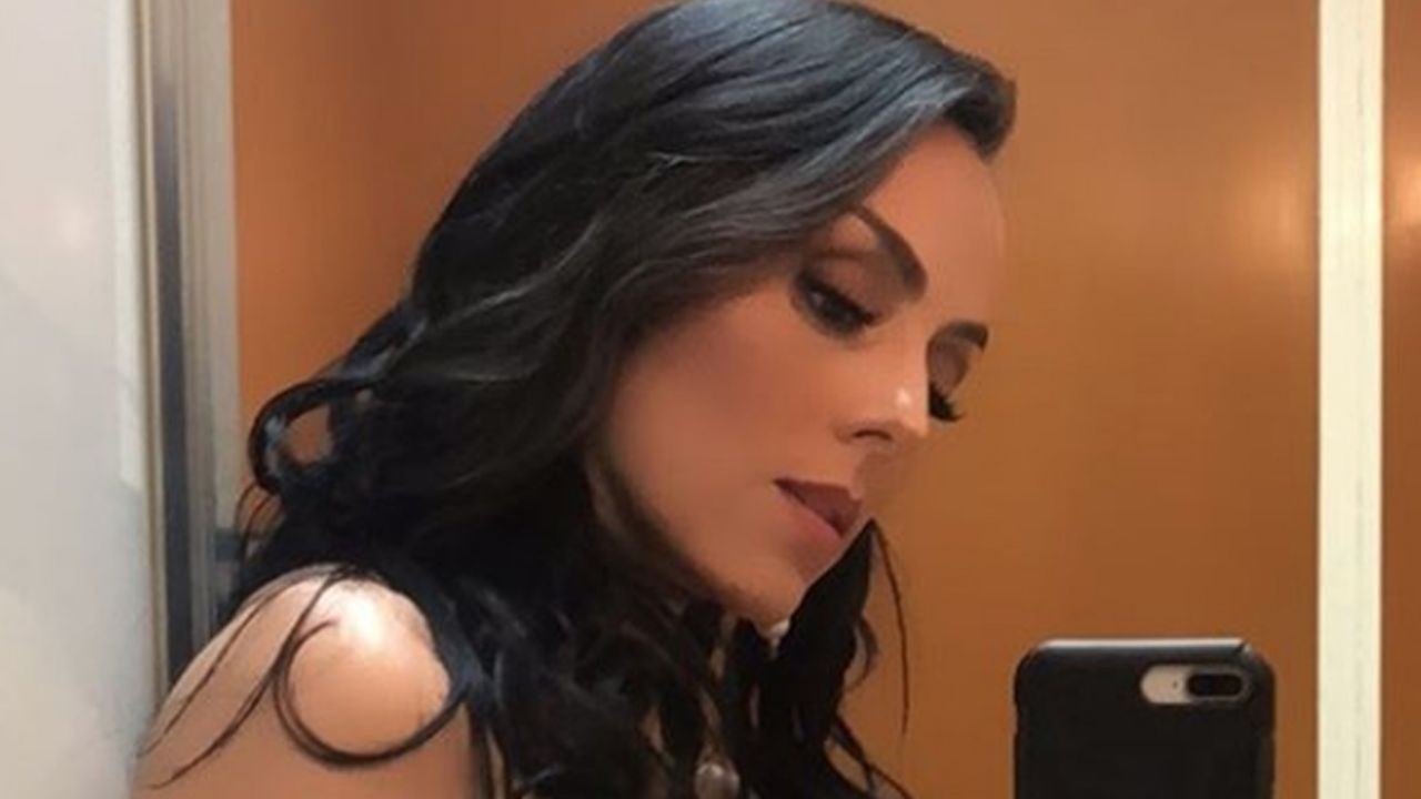 Ivonne Montero luce con orgullo sus implantes de trasero en sexy foto