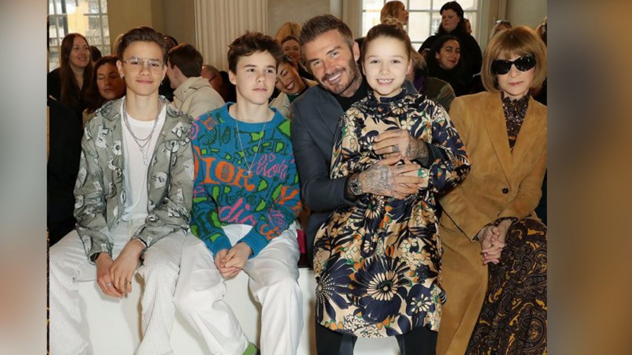 Victoria Beckham recibe el apoyo moral de su familia en nuevo desfile de modas