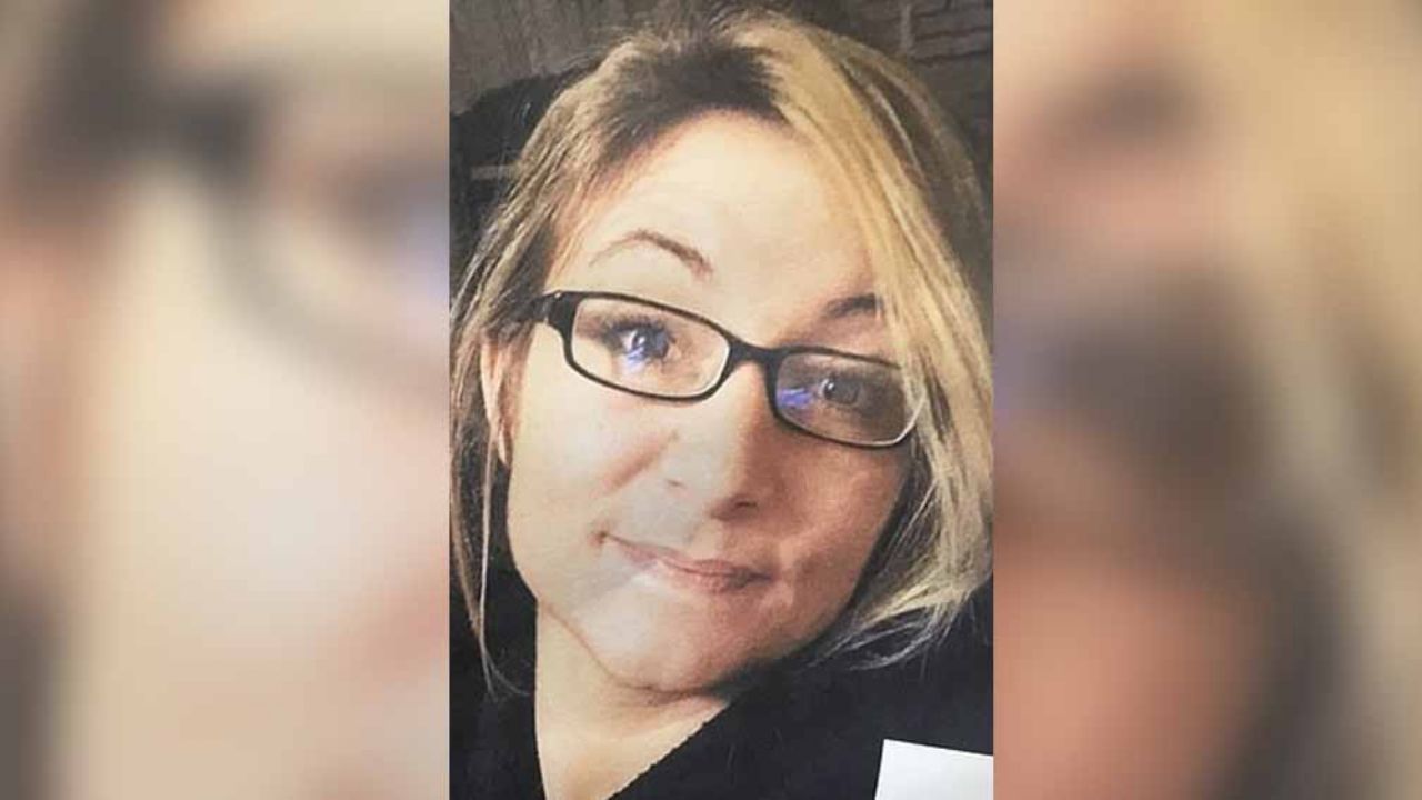 Hallan a embarazada sin vida en auto; su novio la arrolló y la asesinó a tiros