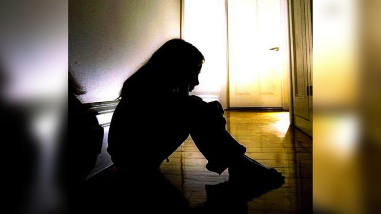 Menor de 12 años coloca cámara para grabar los abusos sexuales de su tío