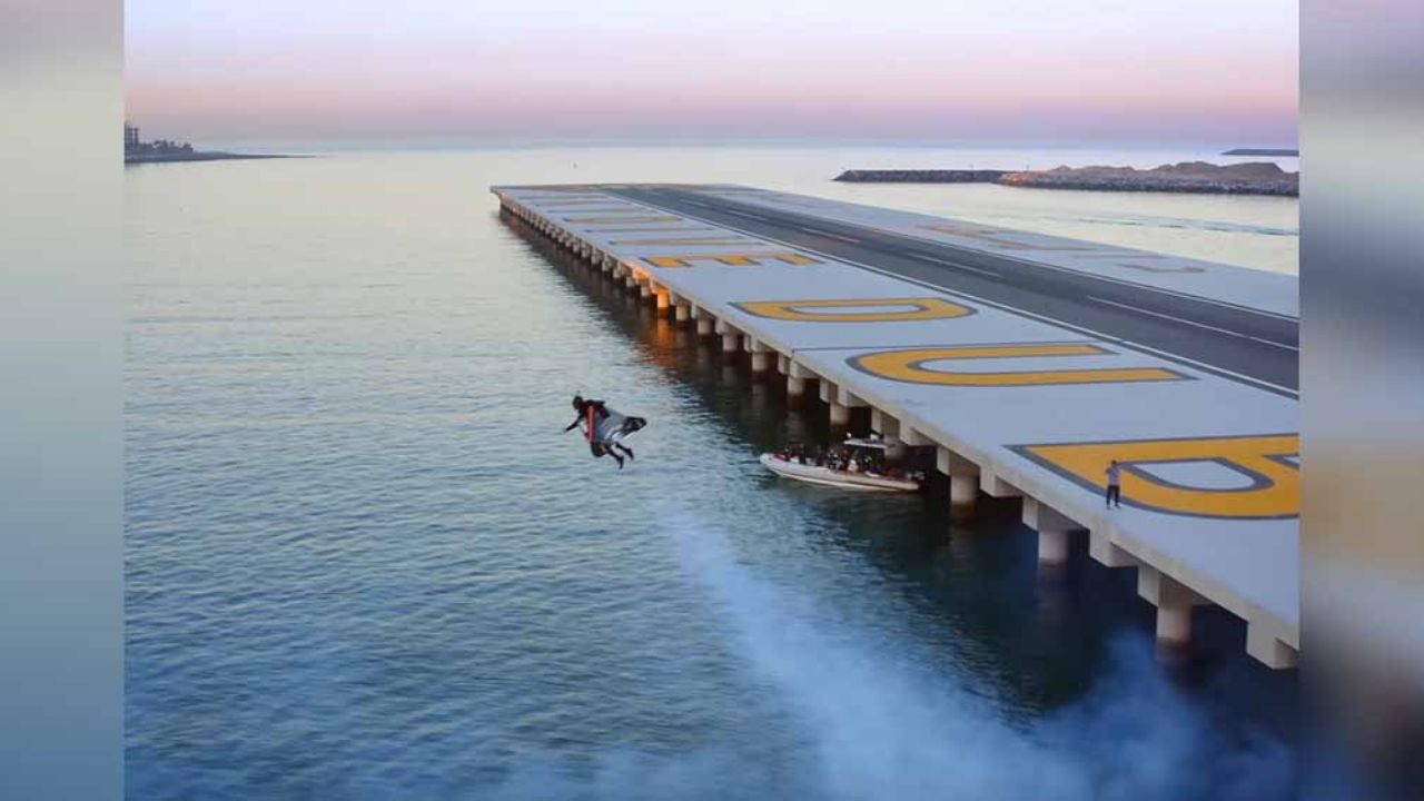 VIDEO: ¡De película! Piloto vuela sobre Dubái al probar un avanzado ‘jetpack’