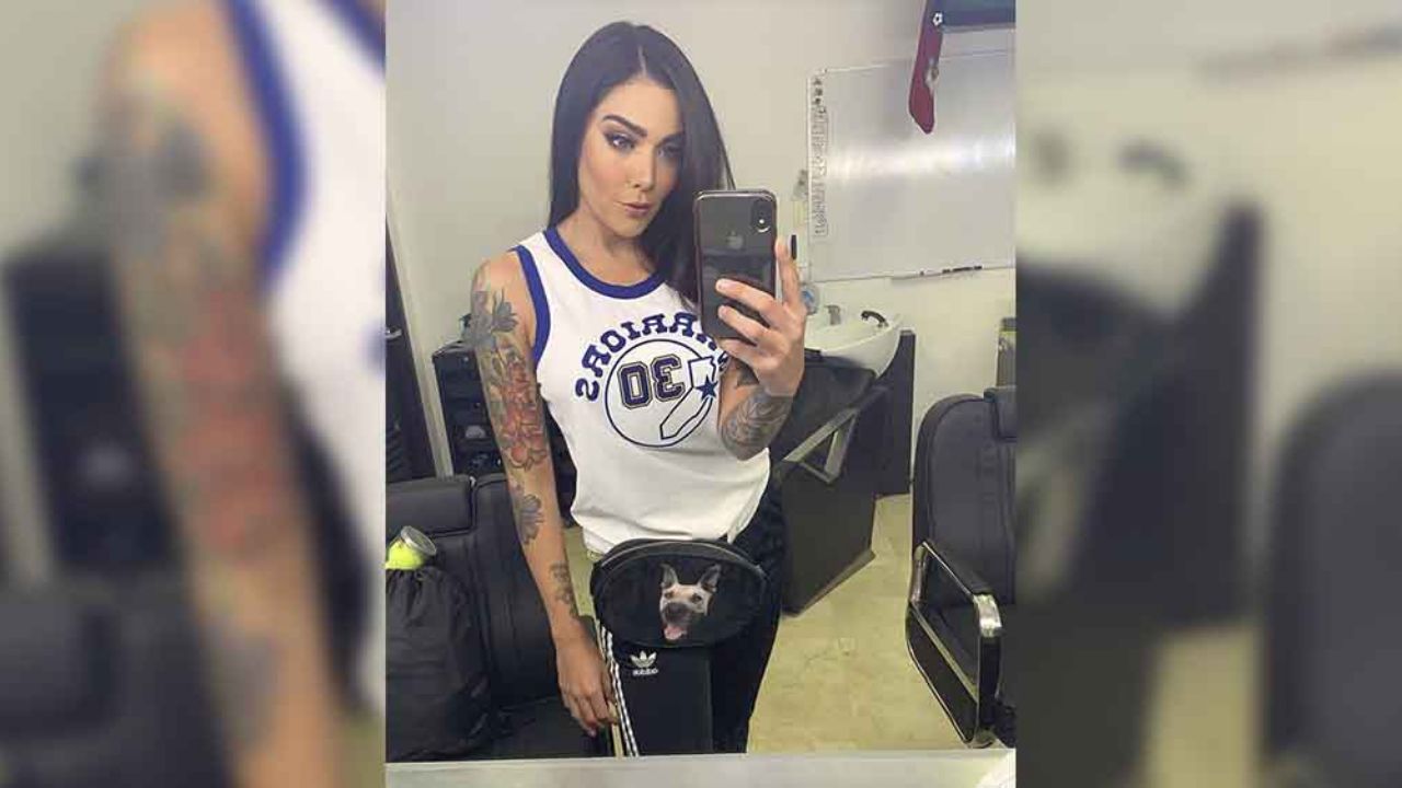Érika Fernández muestras sus encantos al portar un blusa transparente