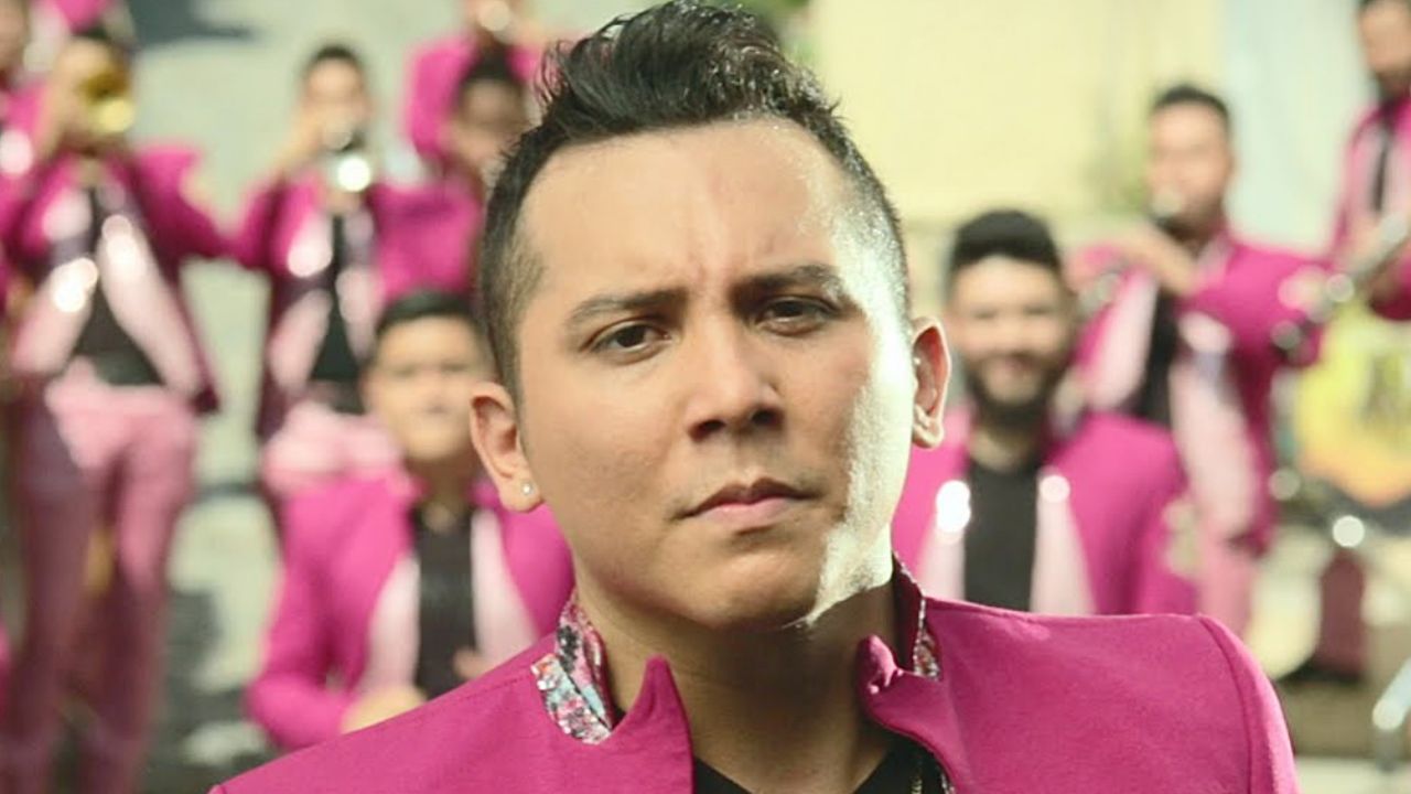 Edwin Luna presume su “chile colorado” y usuarios lo humillan: “Ni bulto se ve”