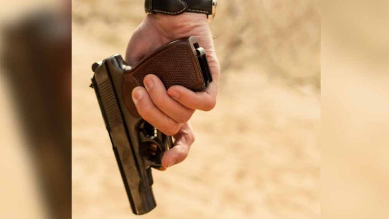 Tras pelea por tomar camino erróneo, chofer de Uber balea a pasajeros